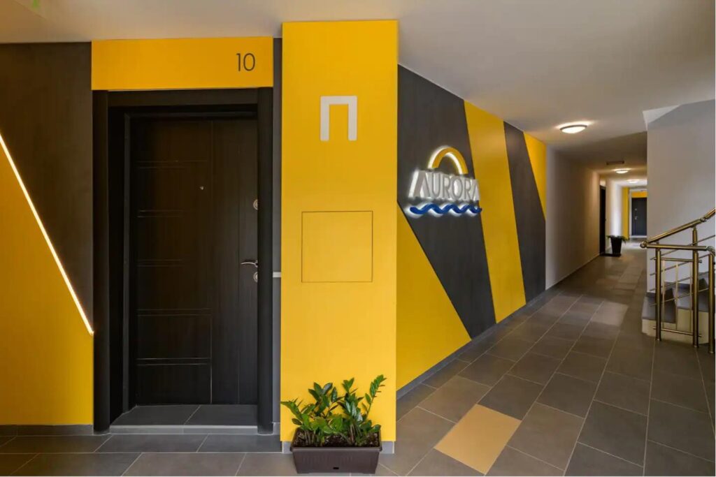 Stylish and new 1-bedroom apartment walking distance to beach, groceries and 5-Star spa resort