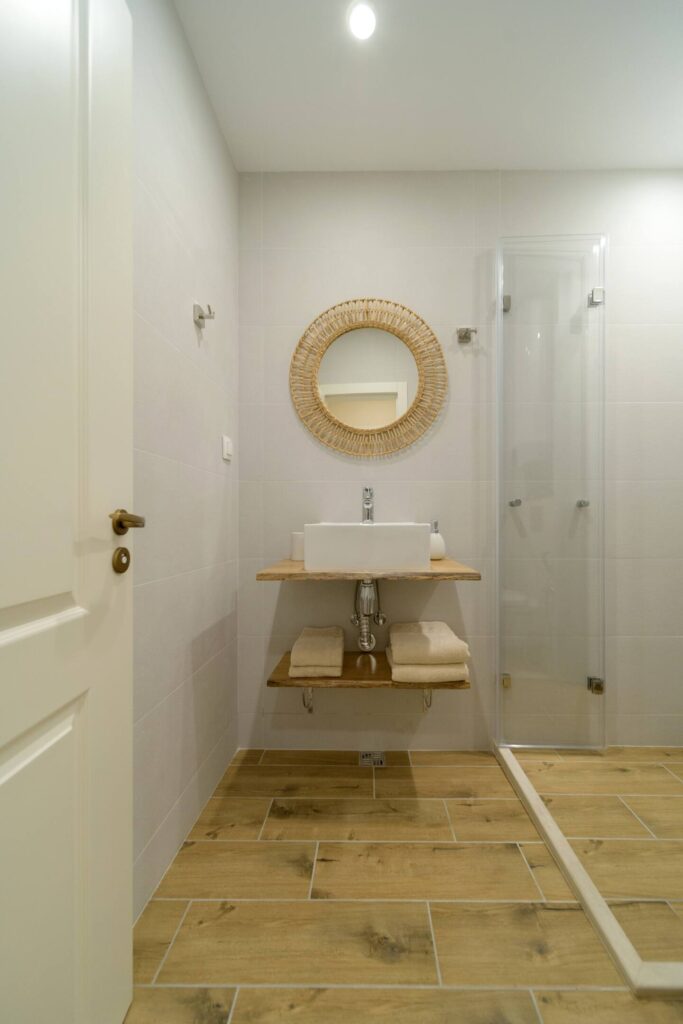 Stylish and new 1-bedroom apartment walking distance to beach, groceries and 5-Star spa resort