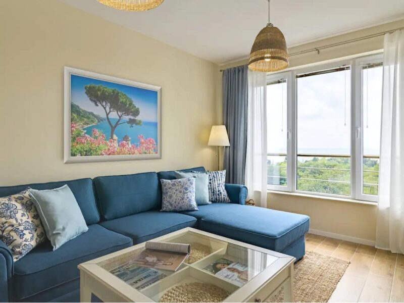 Stylish and new 1-bedroom apartment walking distance to beach, groceries and 5-Star spa resort