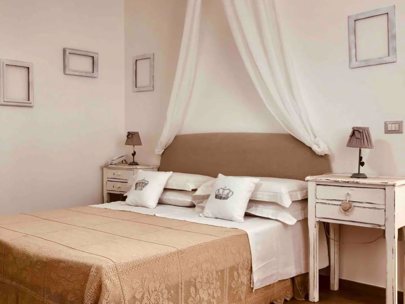 1 bedroom elegant apartment in Puglia with classic architectural features and outdoor living