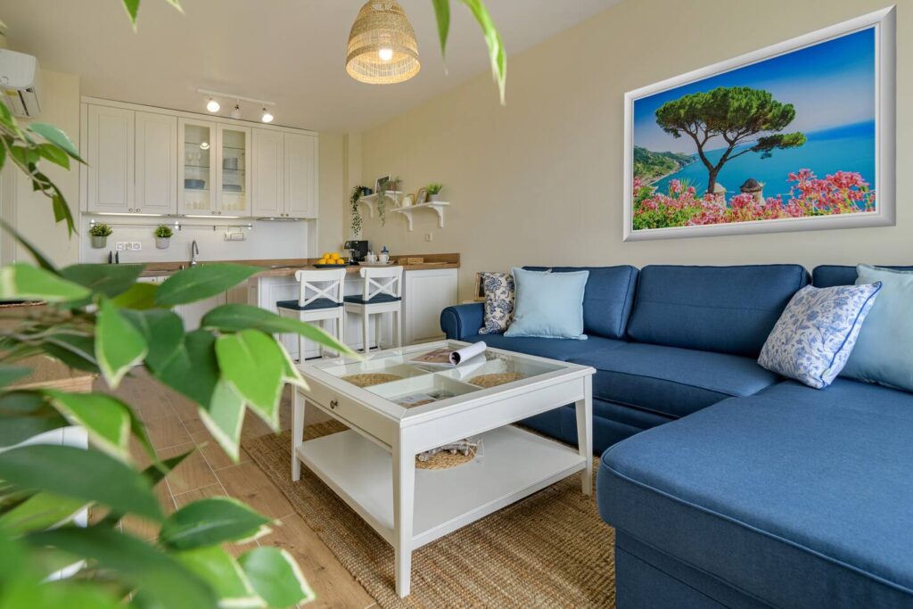 Stylish and new 1-bedroom apartment walking distance to beach, groceries and 5-Star spa resort