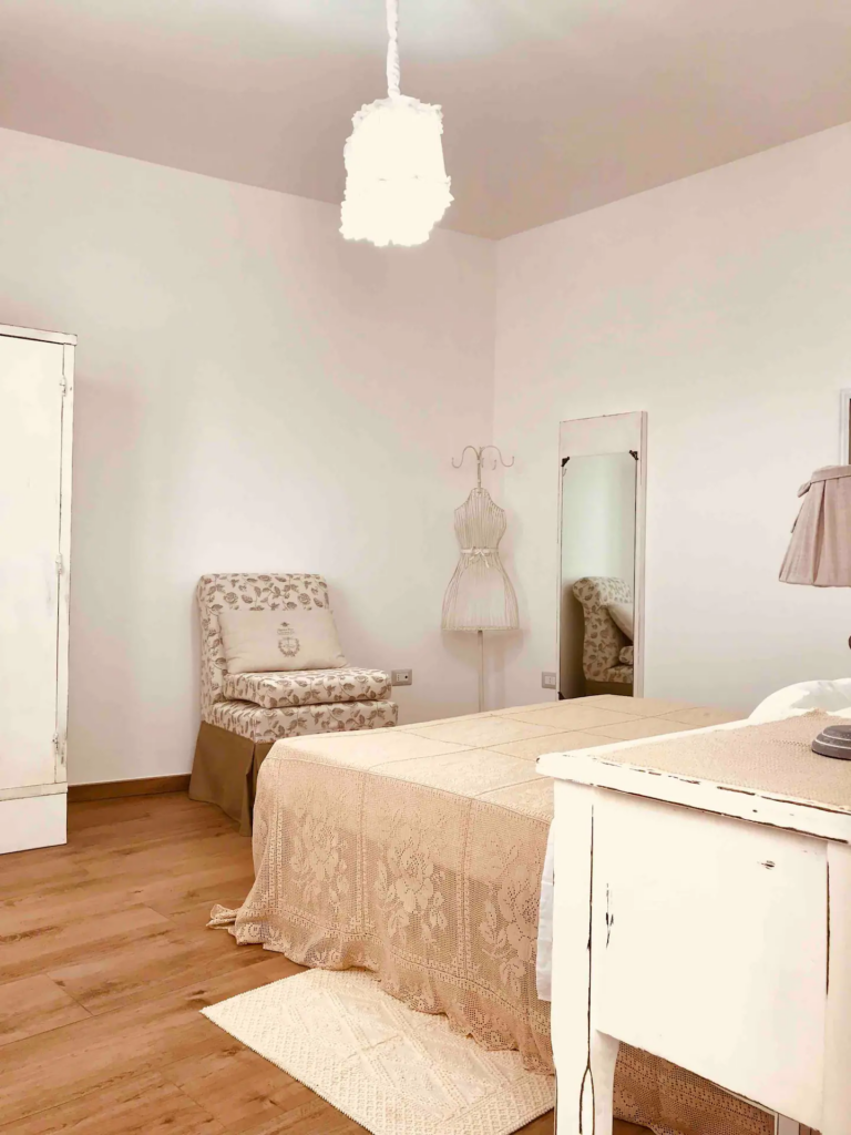 1 bedroom elegant apartment in Puglia with classic architectural features and outdoor living