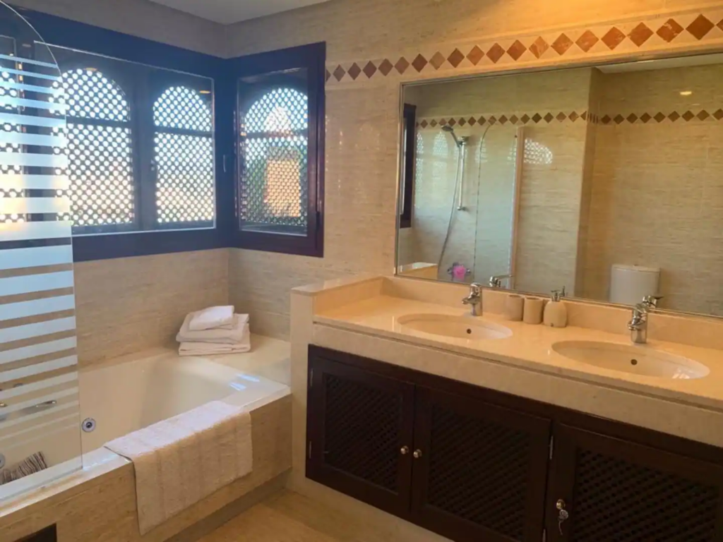 Luxury 2 bed apartment in Marbella